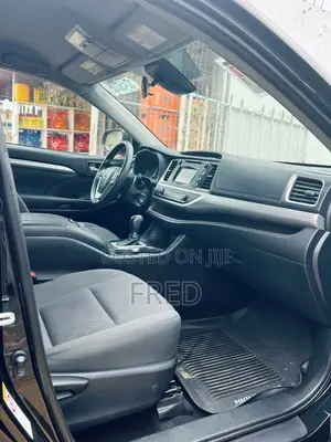 Toyota Highlander LE 2019 Black