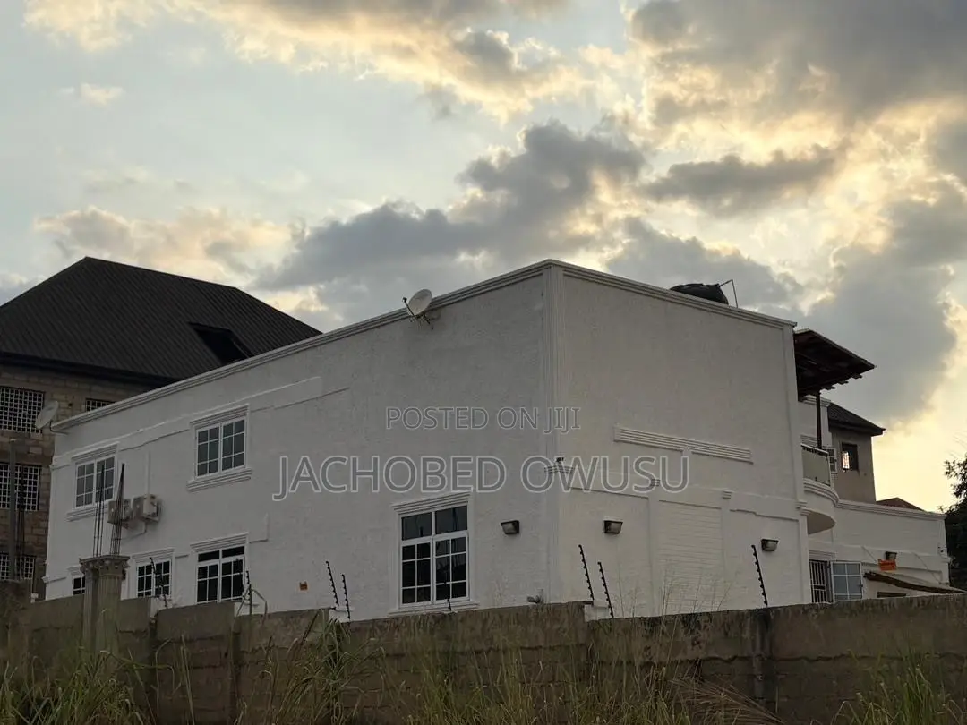 Furnished 6bdrm Mansion in Atwima Nwabiagya for sale