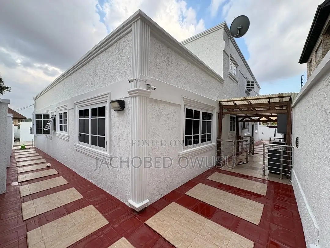 Furnished 6bdrm Mansion in Atwima Nwabiagya for sale