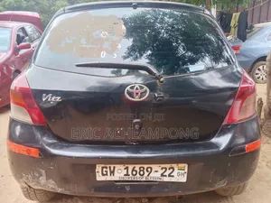 Toyota Vitz 2010 Black