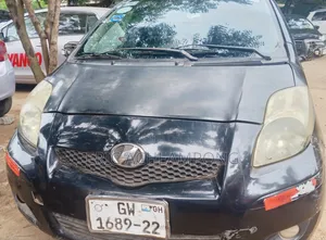 Toyota Vitz 2010 Black