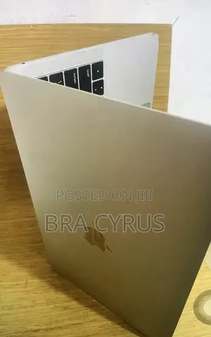 Laptop Apple MacBook Pro 2017 16GB Intel Core i7 SSD 256GB