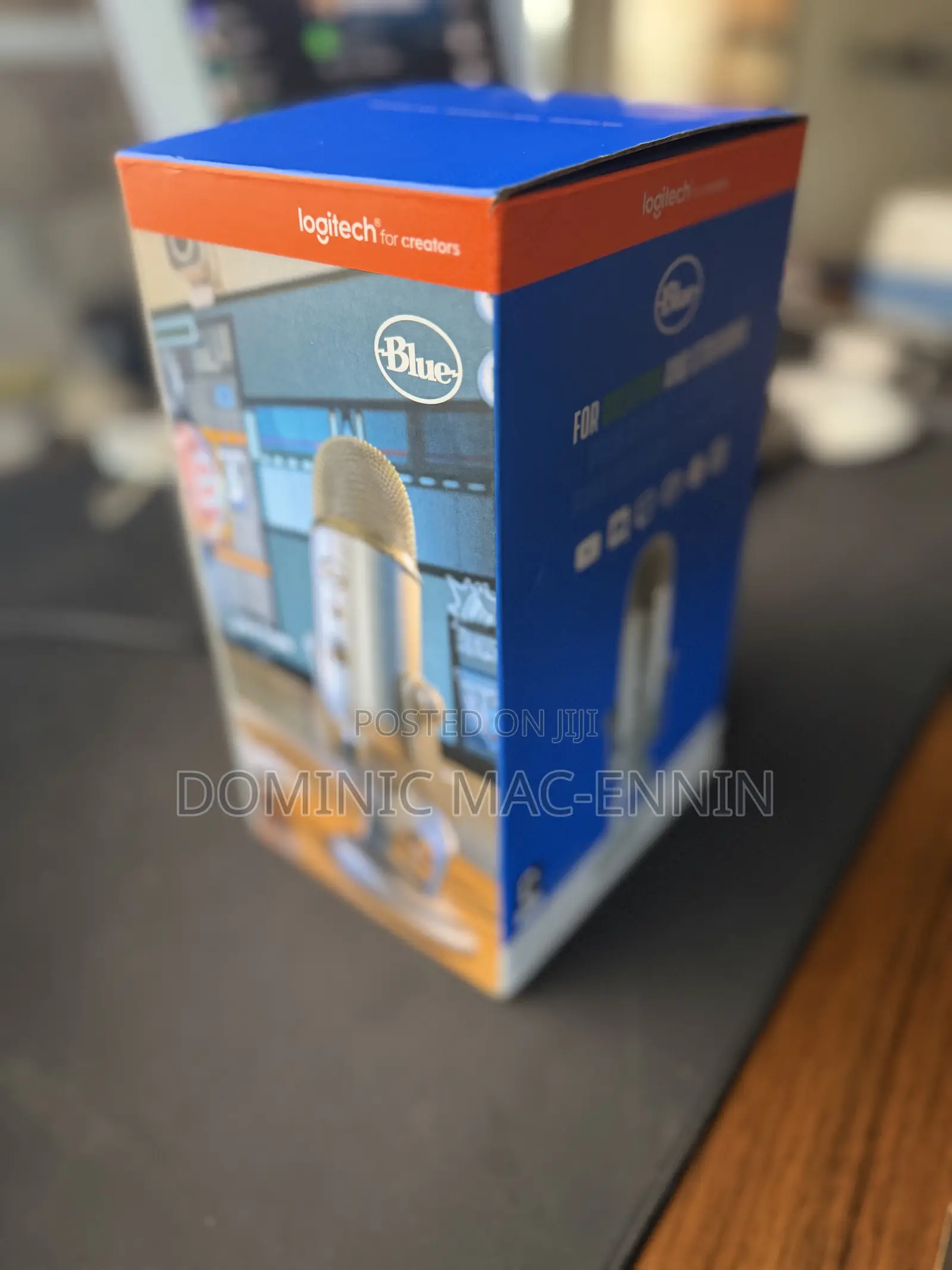 Logitech Blue Yeti USB Studio Microphone Creator Bundle