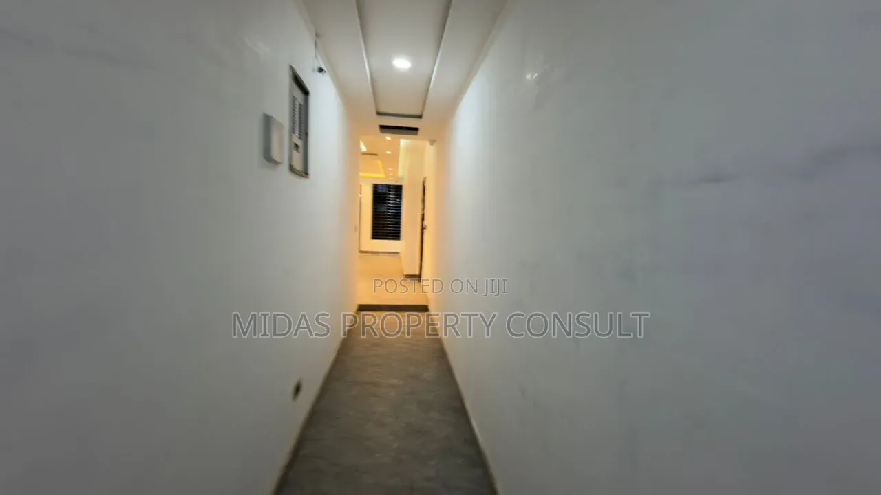 3bdrm House in Lakeside Estate for sale