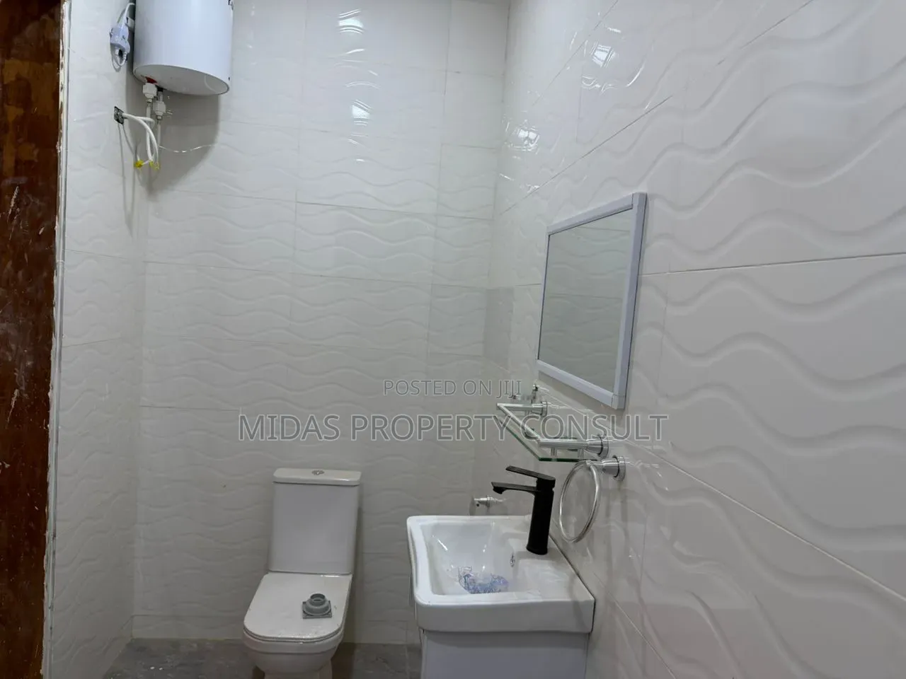 3bdrm House in Lakeside Estate for sale