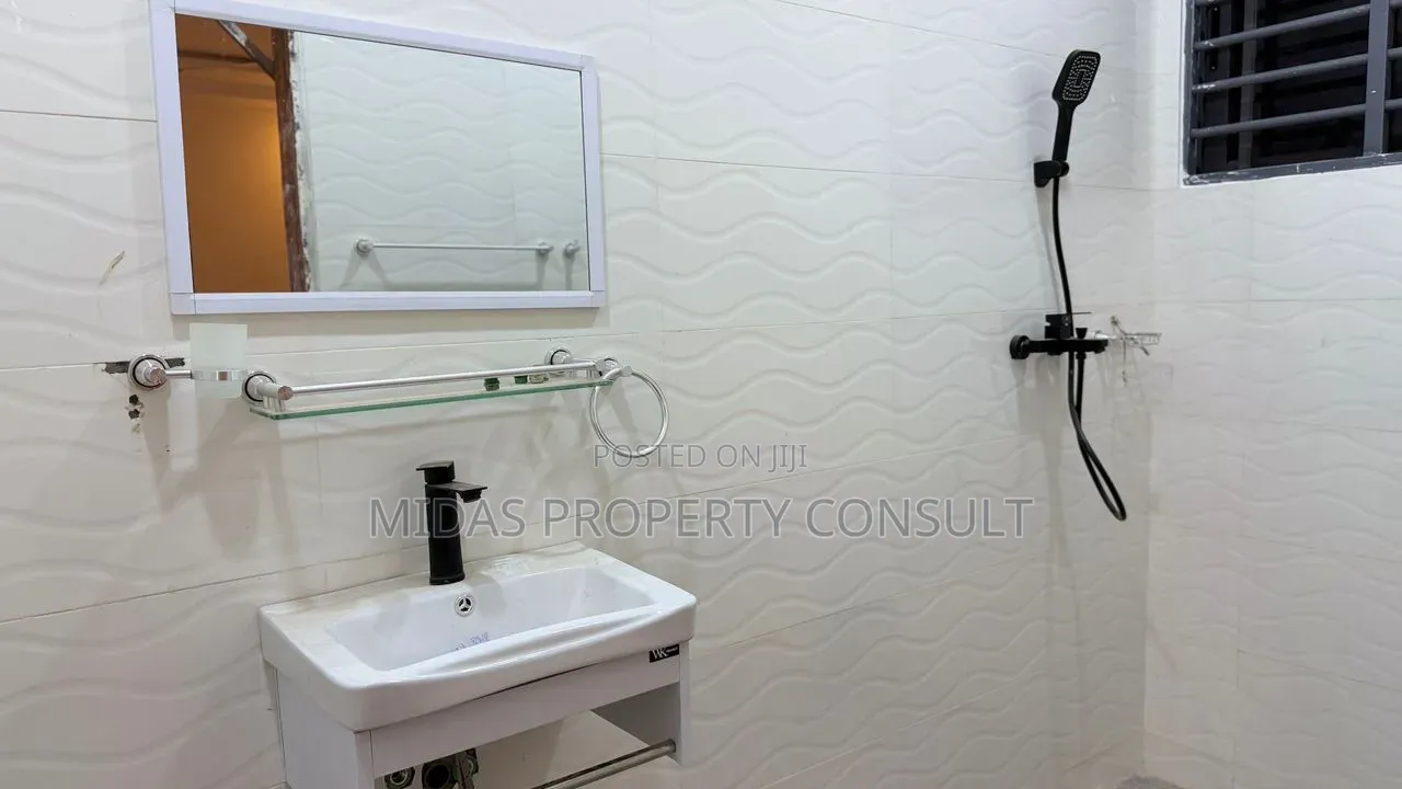 3bdrm House in Lakeside Estate for sale