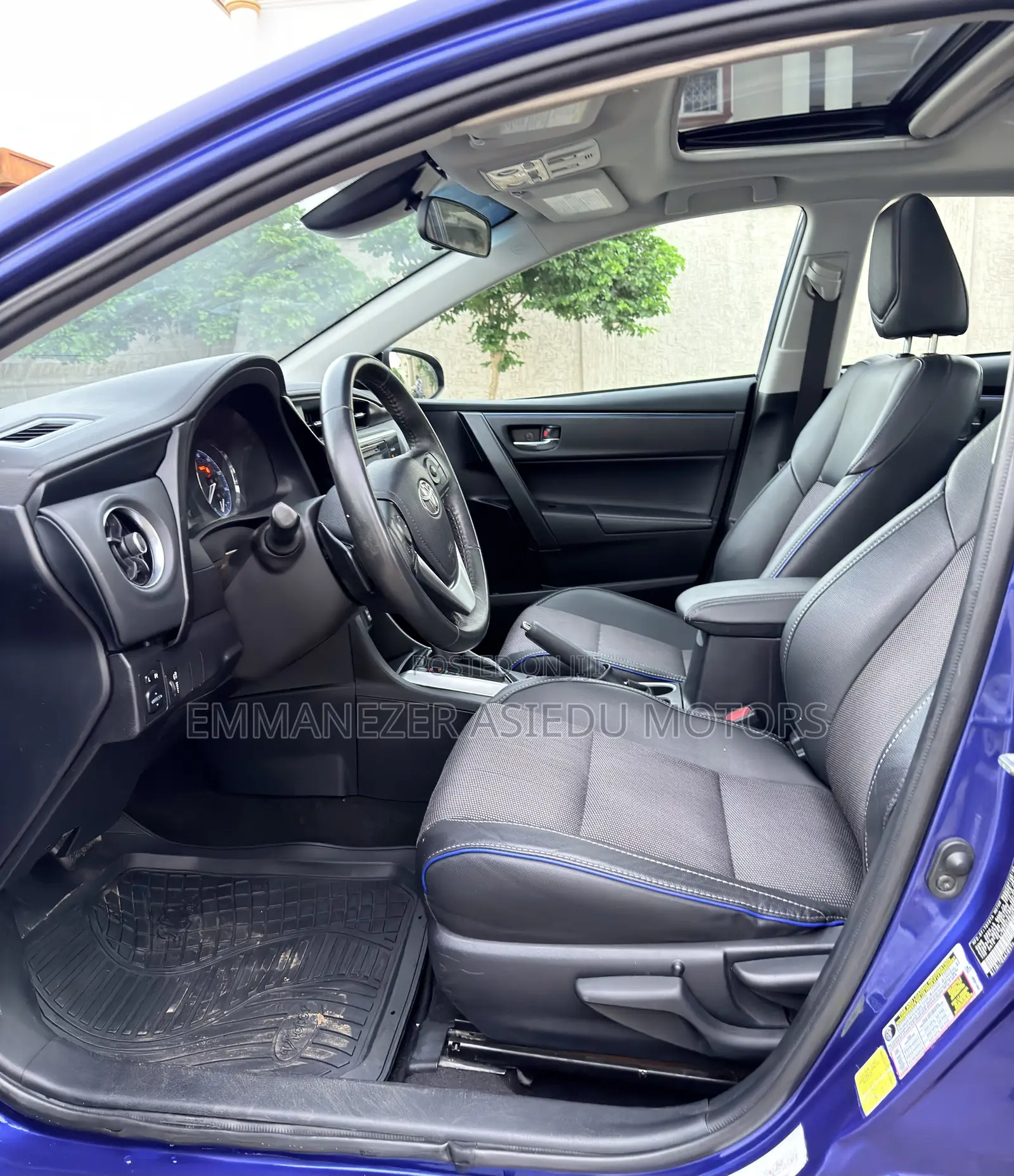 Toyota Corolla SE (1.8L 4cyl 2A) 2018 Blue