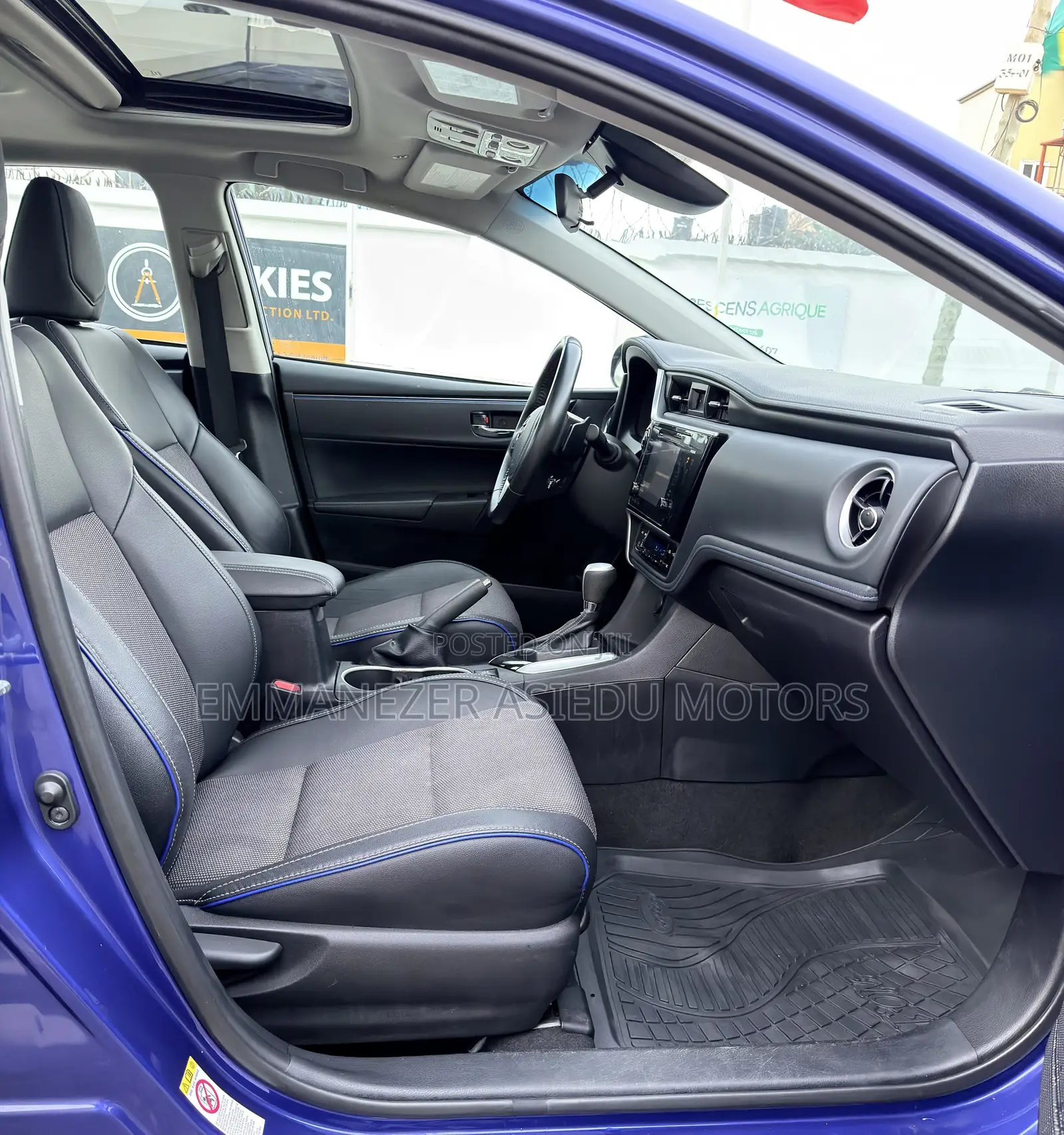 Toyota Corolla SE (1.8L 4cyl 2A) 2018 Blue