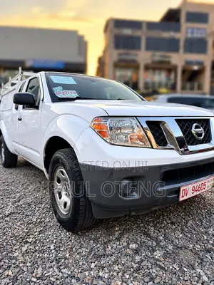 Nissan Frontier 2014 White