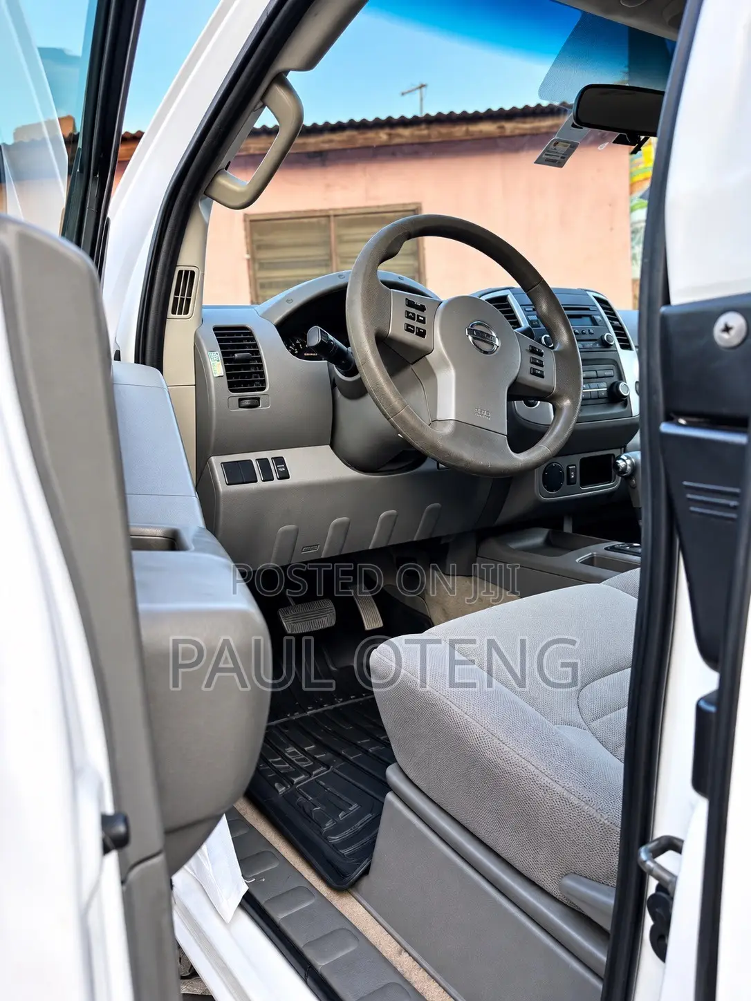 Nissan Frontier 2014 White