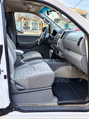 Nissan Frontier 2014 White