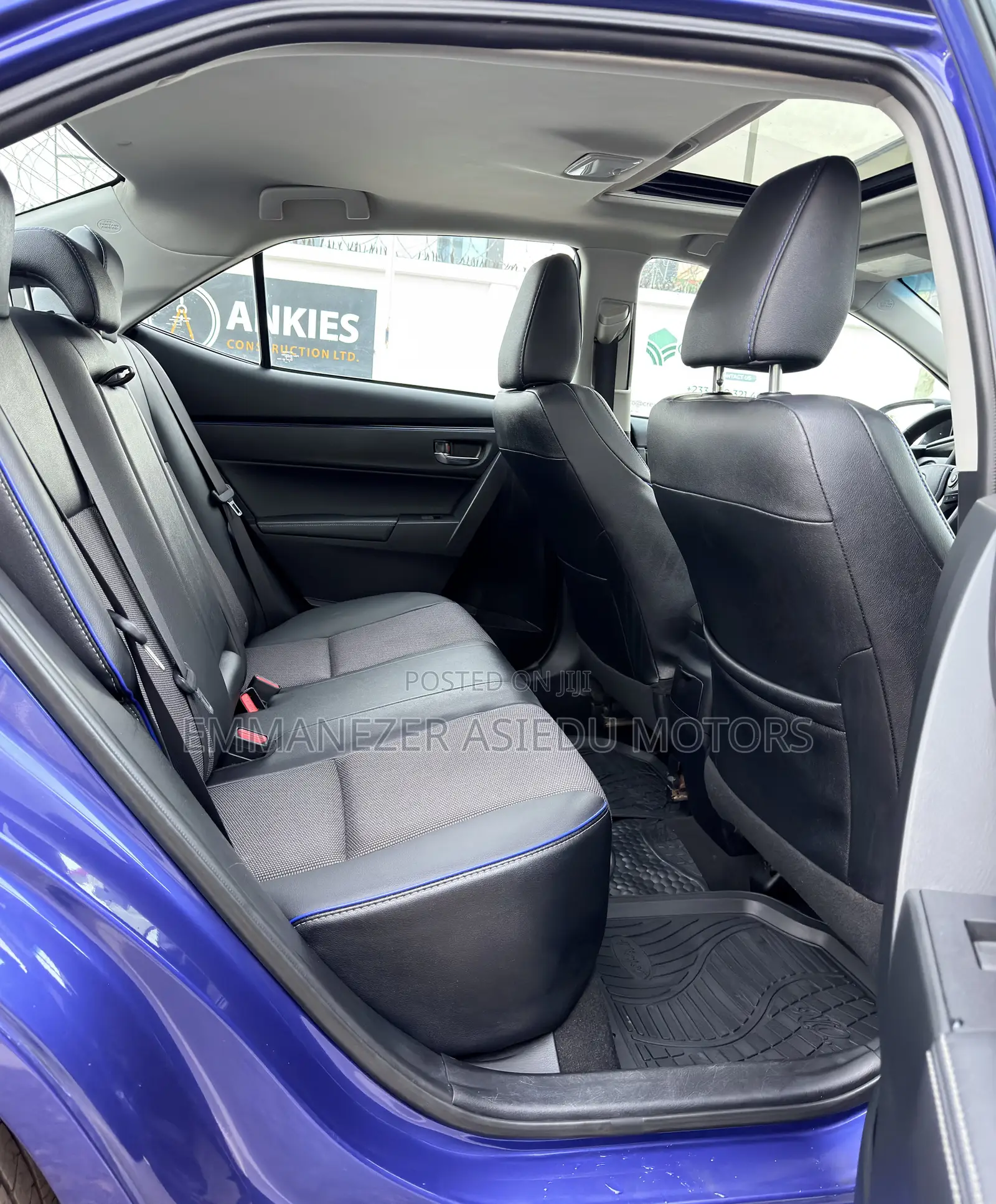 Toyota Corolla SE (1.8L 4cyl 2A) 2018 Blue
