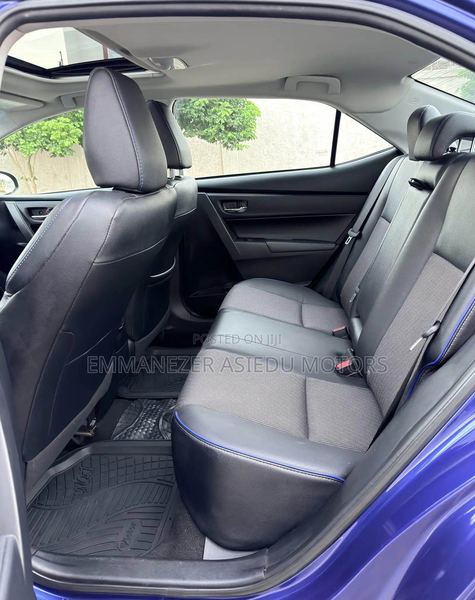 Toyota Corolla SE (1.8L 4cyl 2A) 2018 Blue