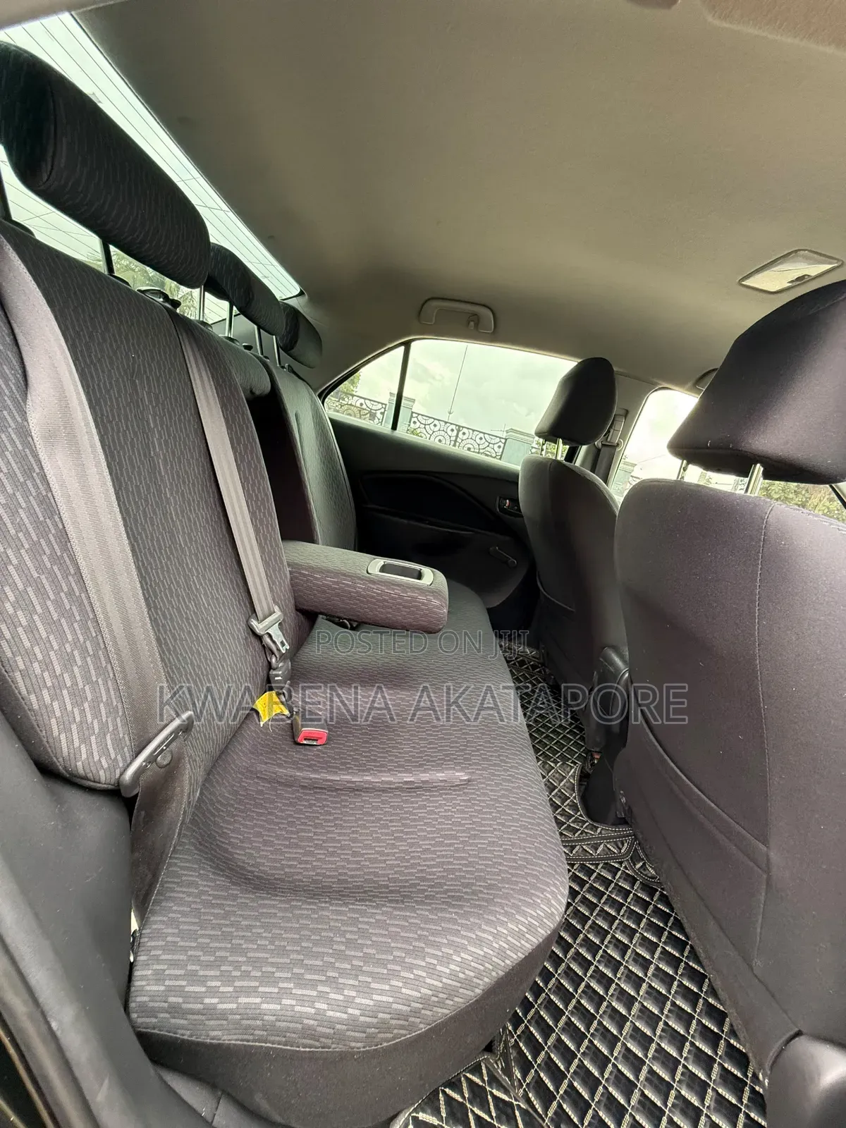 Toyota Yaris 2012 Black