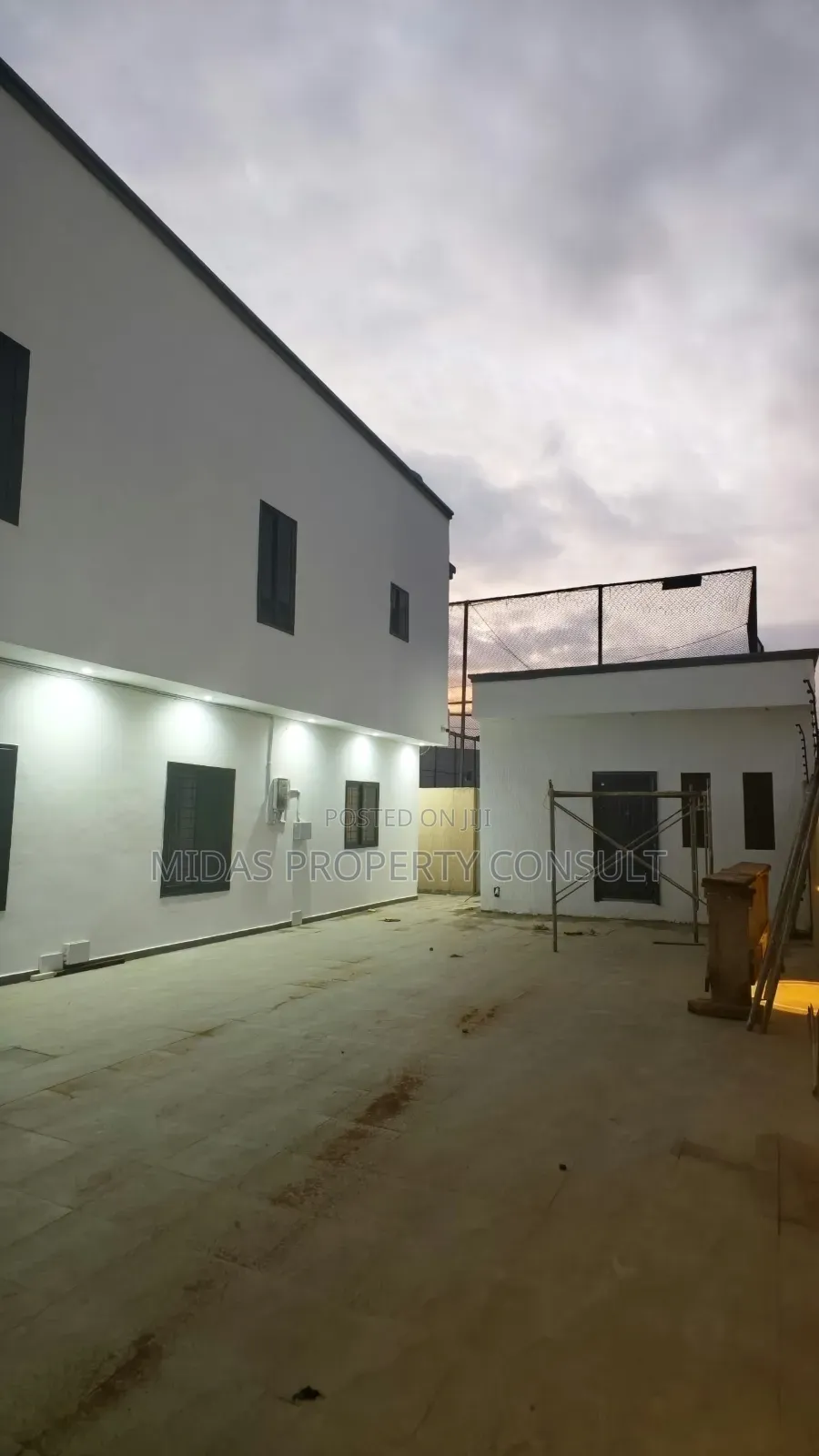 4bdrm House in Acp, Kwabenya for sale