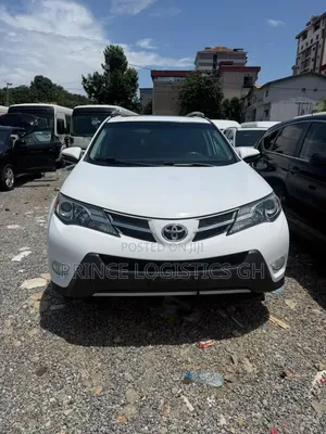 Toyota RAV4 XLE 4dr SUV (2.5L 4cyl 6A) 2015 White