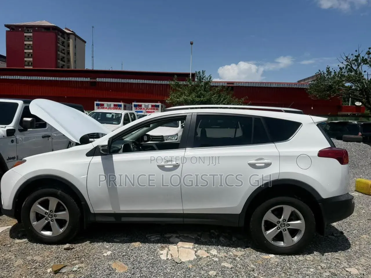 Toyota RAV4 XLE 4dr SUV (2.5L 4cyl 6A) 2015 White