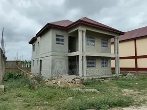 5bdrm House in Atwima Nwabiagya for sale