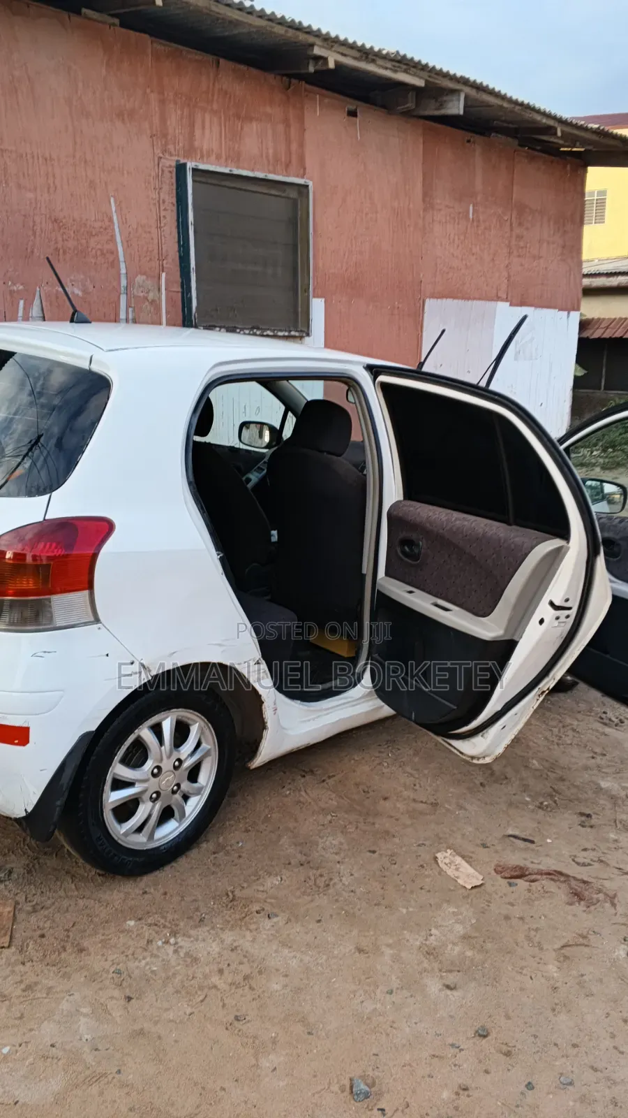 Toyota Vitz 1.0 FWD 3dr 2010 White