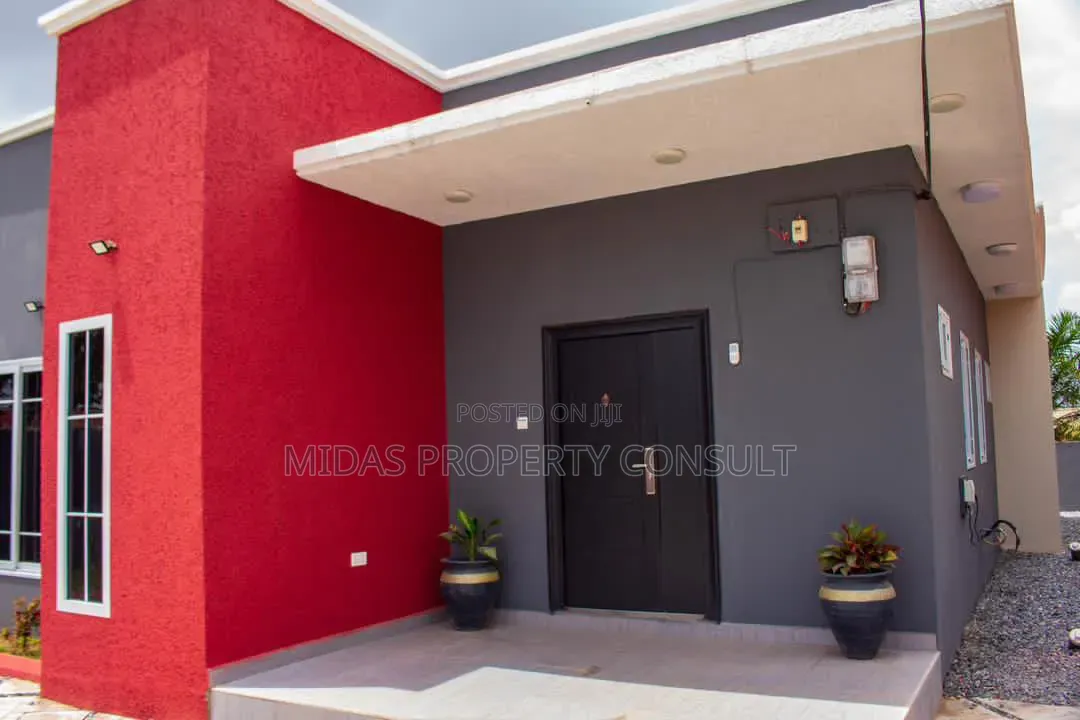 3bdrm House in China Mall, Amasaman for sale