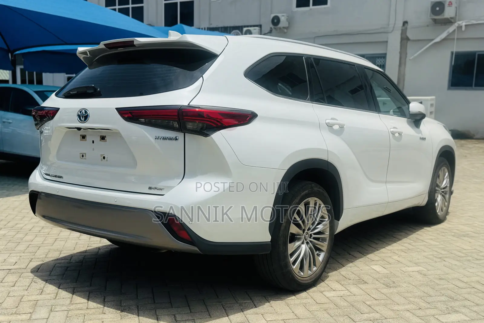 Toyota Highlander Platinum AWD 2024 White