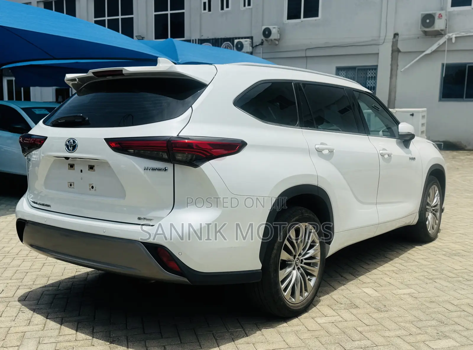 Toyota Highlander Platinum AWD 2024 White
