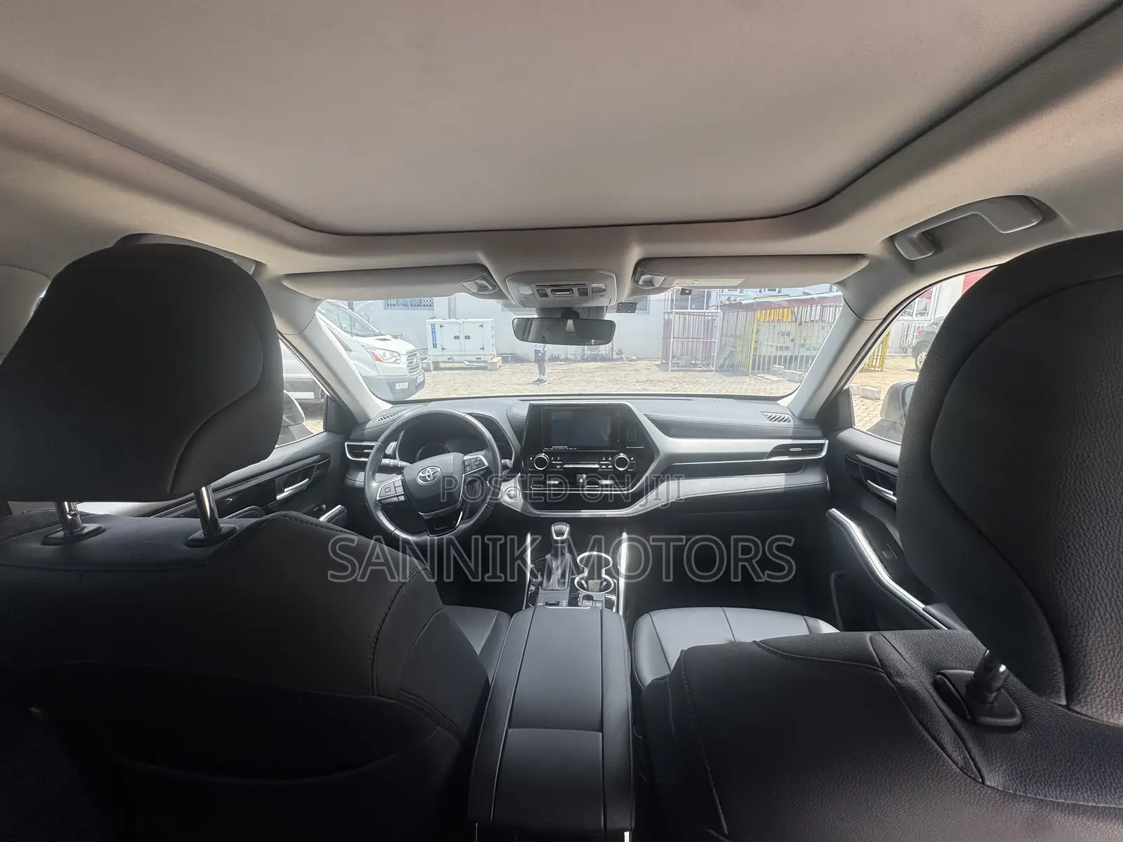 Toyota Highlander Platinum AWD 2024 White