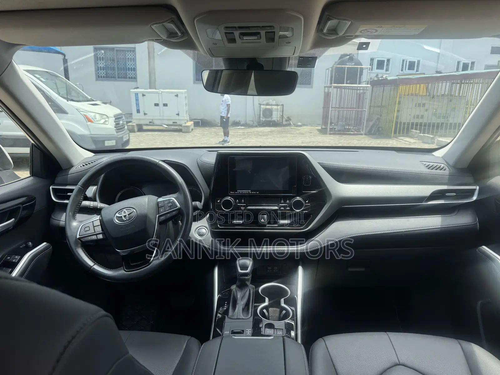 Toyota Highlander Platinum AWD 2024 White