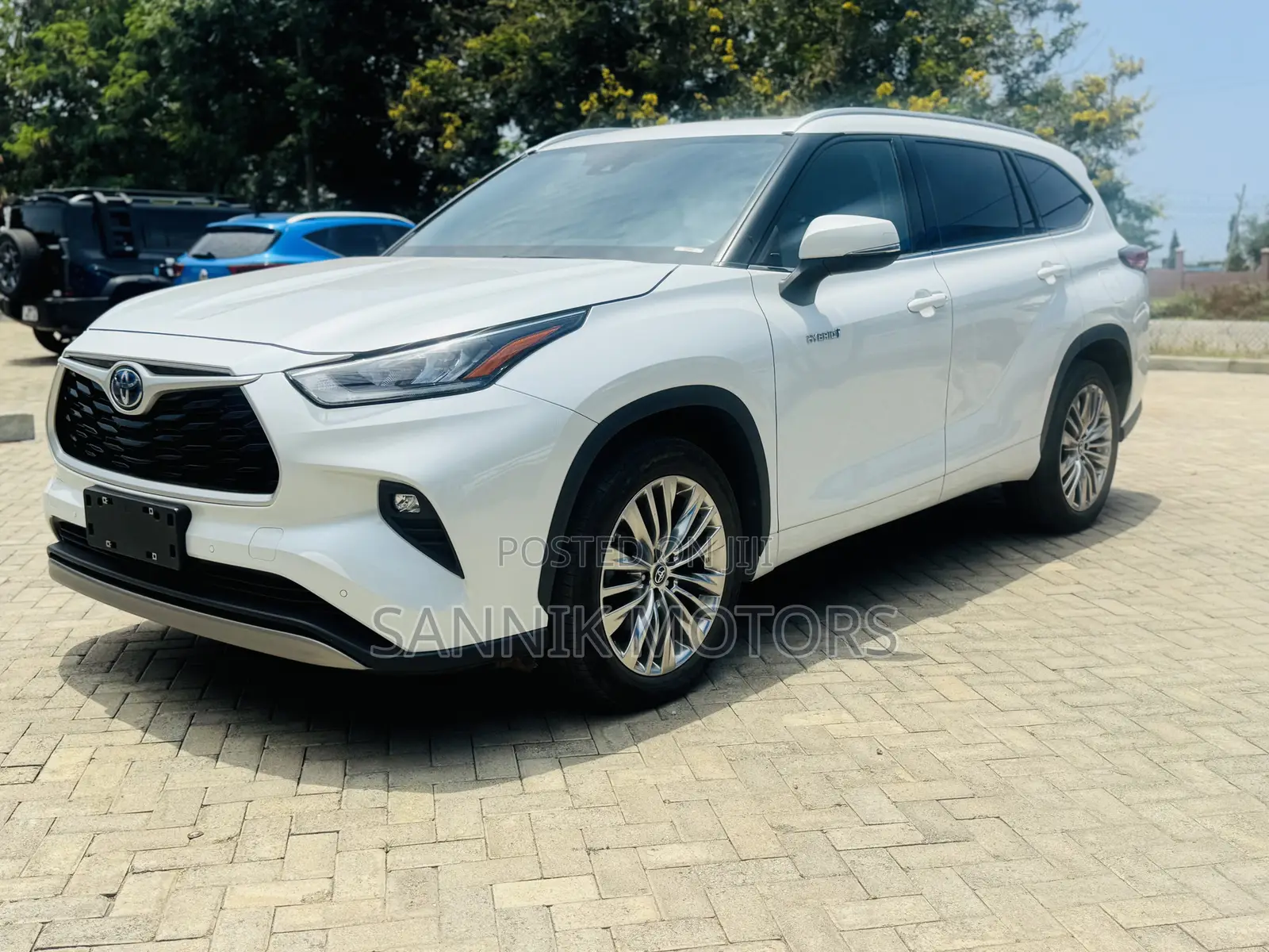 Toyota Highlander Platinum AWD 2024 White