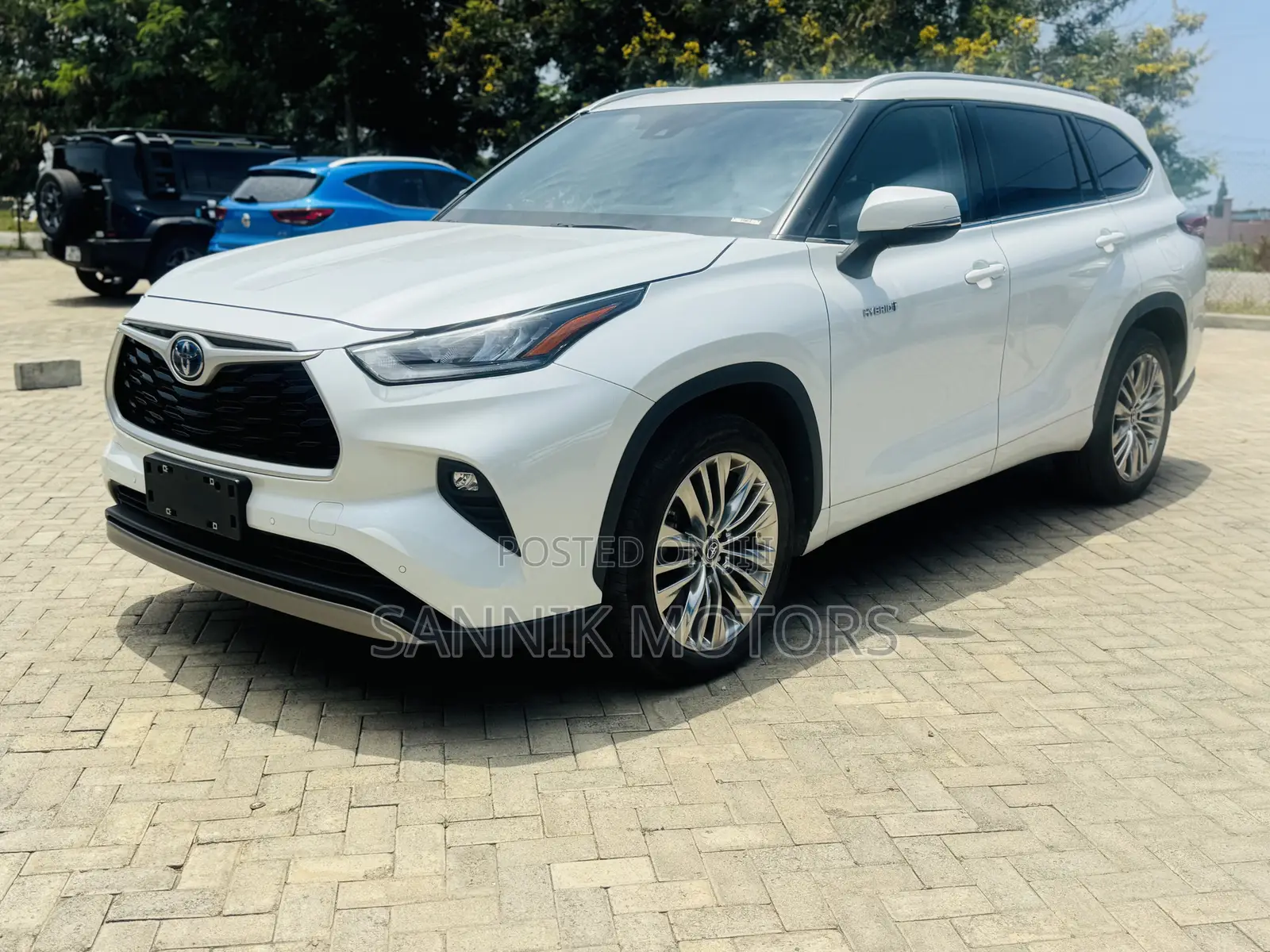 Toyota Highlander Platinum AWD 2024 White