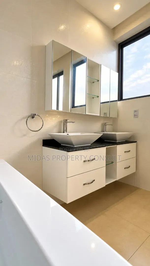 5bdrm House in Roman Ridge, Police Station for sale