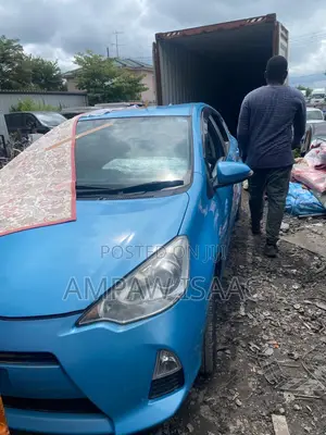 Toyota Aqua 2013 Blue
