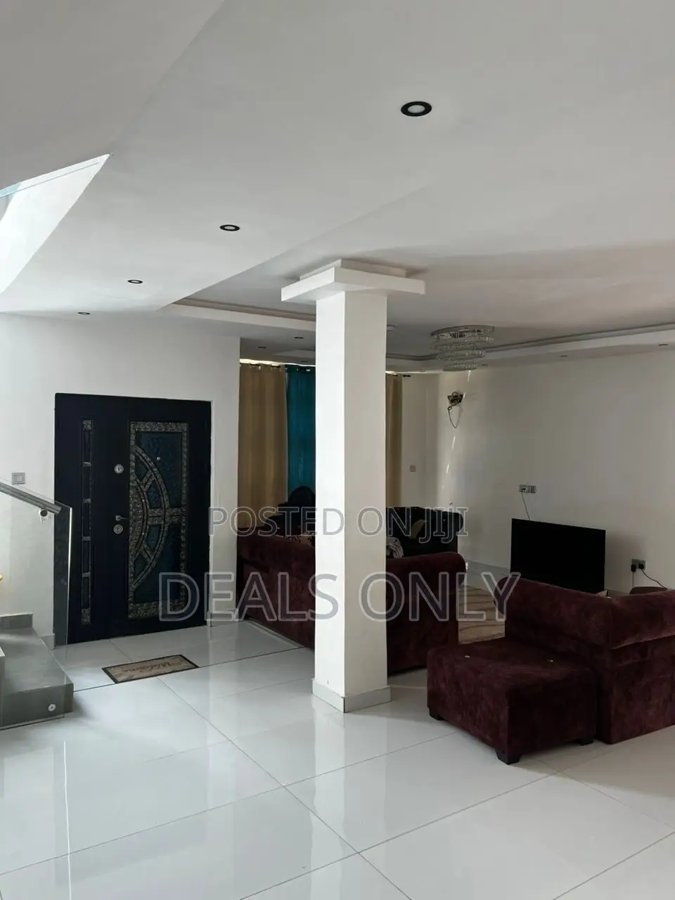 8bdrm Mansion in Accra Metropolitan for sale