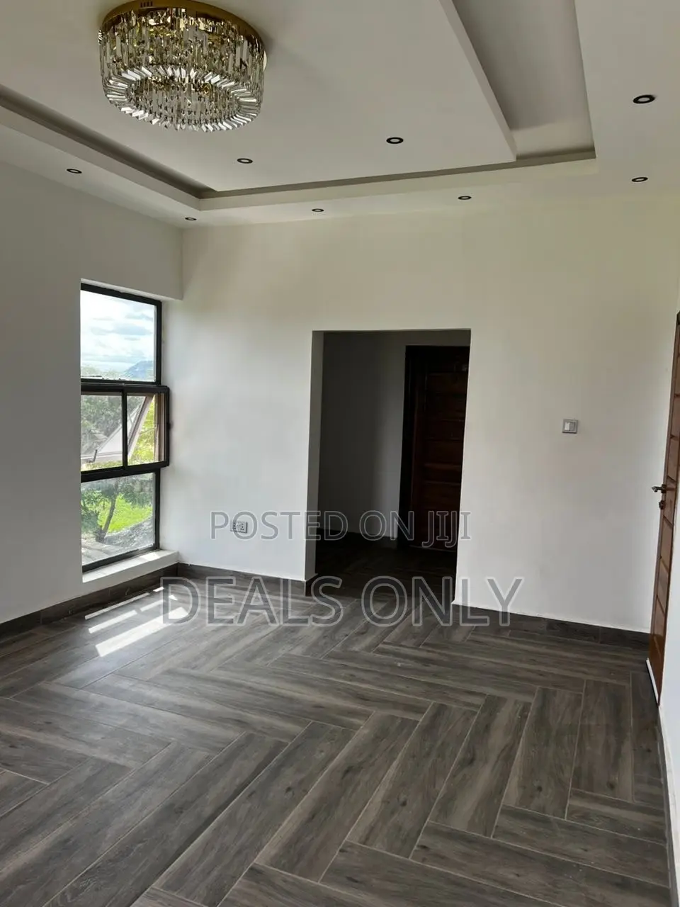 8bdrm Mansion in Accra Metropolitan for sale