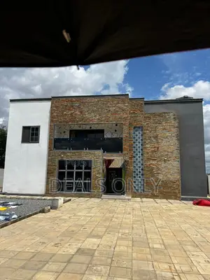 8bdrm Mansion in Accra Metropolitan for sale
