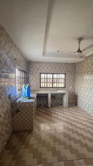 3bdrm Apartment in Spintex, Sakumono for rent