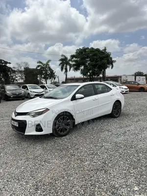 Toyota Corolla S 4dr Sedan (1.8L 4cyl CVT) 2015 White