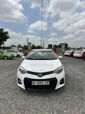 Toyota Corolla S 4dr Sedan (1.8L 4cyl CVT) 2015 White
