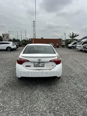 Toyota Corolla S 4dr Sedan (1.8L 4cyl CVT) 2015 White