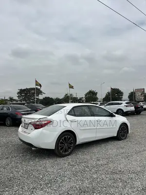 Toyota Corolla S 4dr Sedan (1.8L 4cyl CVT) 2015 White