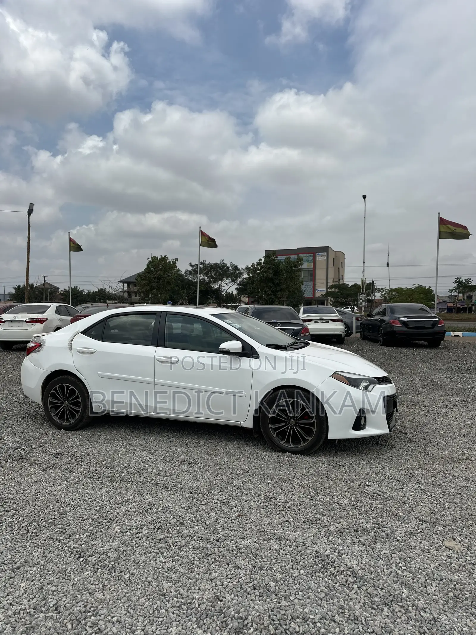 Toyota Corolla S 4dr Sedan (1.8L 4cyl CVT) 2015 White