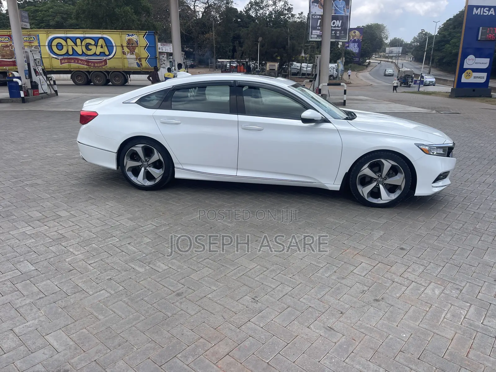 Honda Accord Touring 2.0T 2018 White