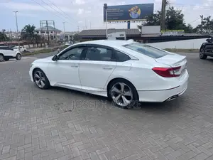 Honda Accord Touring 2.0T 2018 White