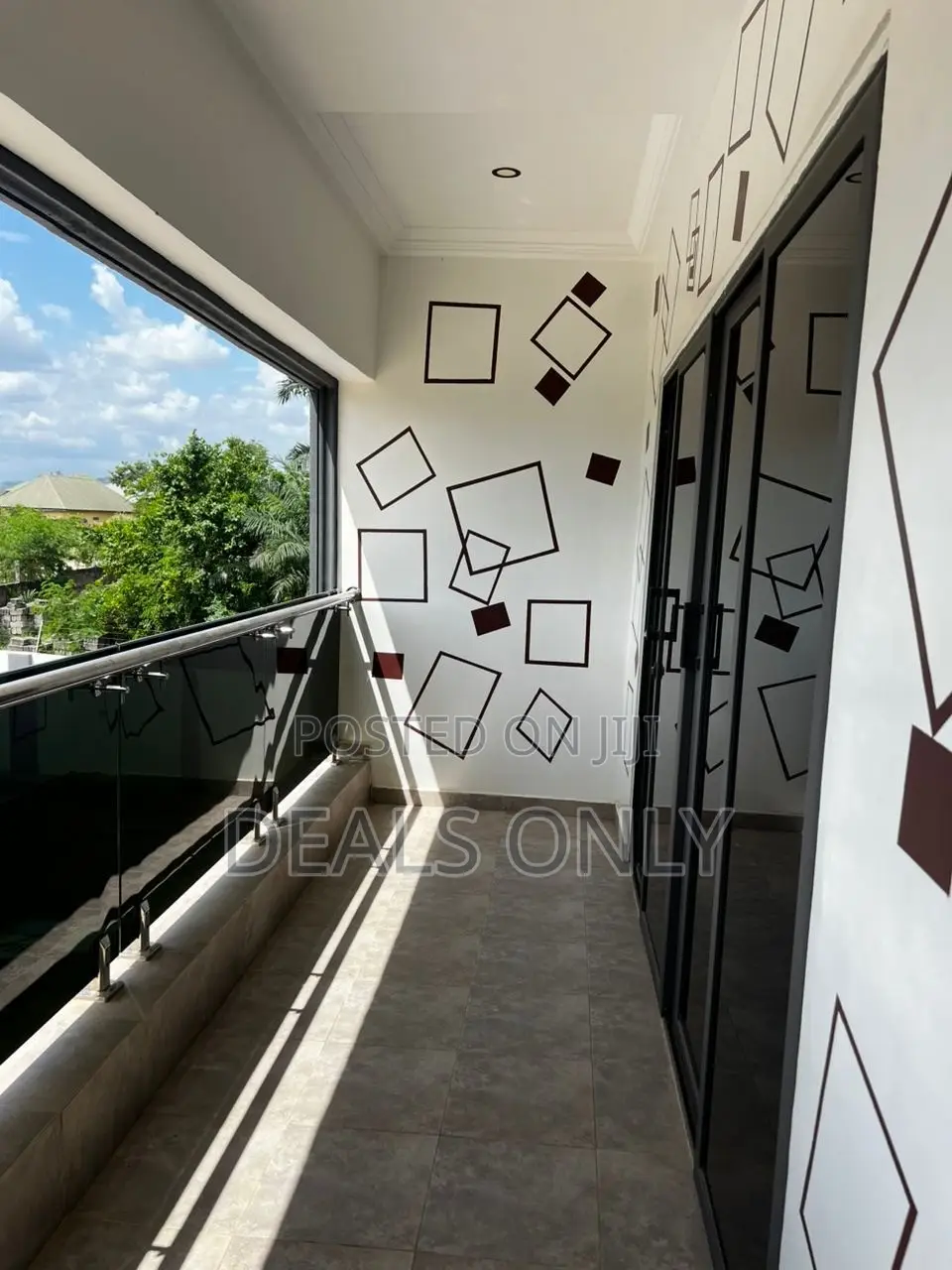 8bdrm Mansion in Accra Metropolitan for sale