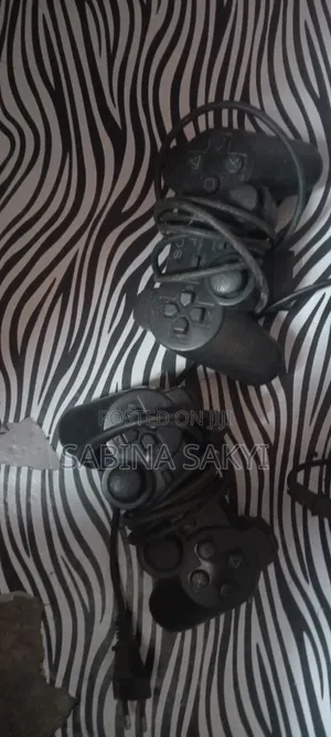 Ps2 With 2 Controller With No Games