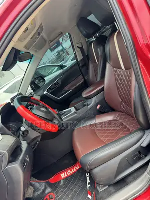 Toyota RAV4 LE AWD 2020 Red