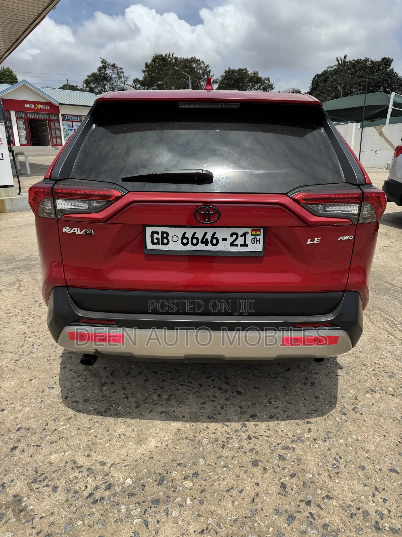 Toyota RAV4 LE AWD 2020 Red