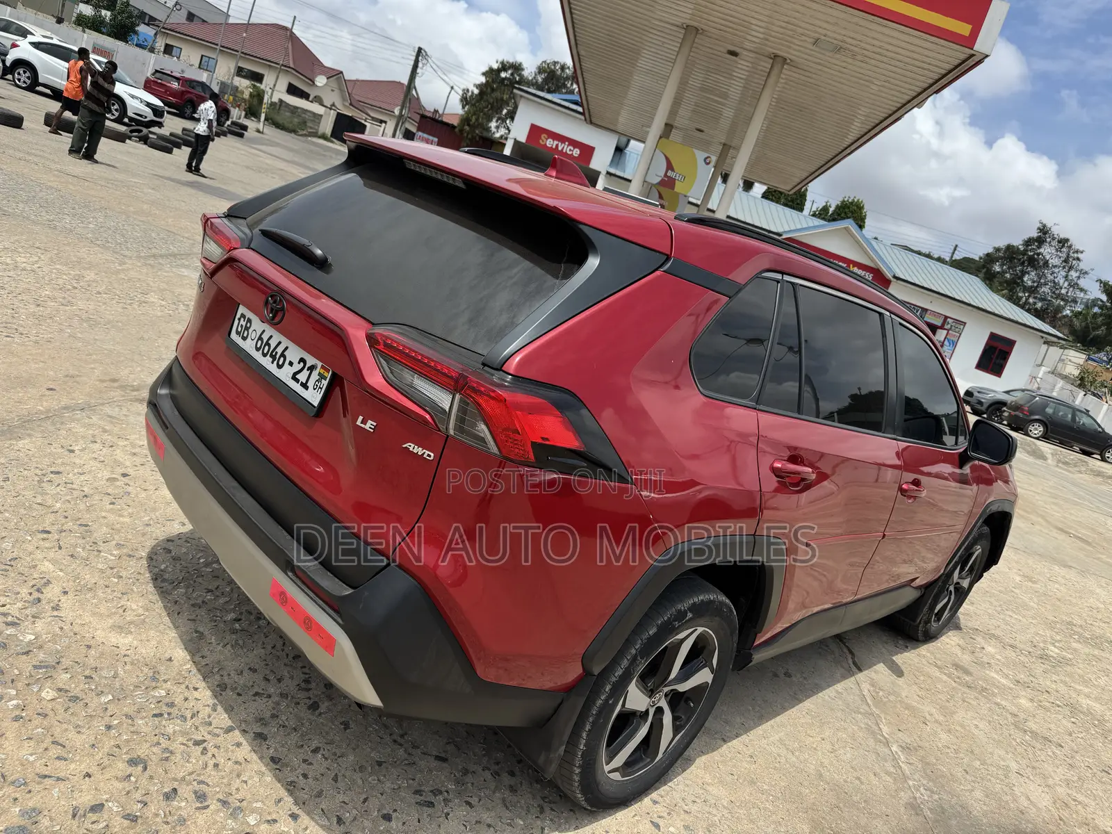 Toyota RAV4 LE AWD 2020 Red