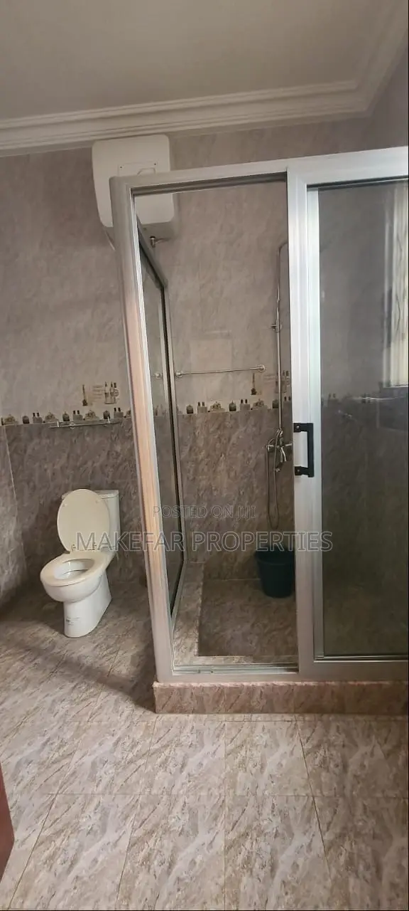 3bdrm House in Lake Side Estate for rent