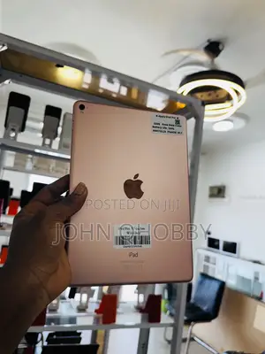 Apple iPad Pro 9.7 (2016) 32 GB Pink